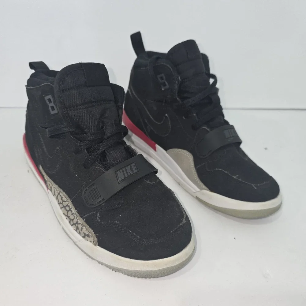 NIKE AIR JORDAN LEGACY 312 BIG KIDS SIZE 1.5 BLACK/FIRE RED-CEMENT AT4040-060 J8